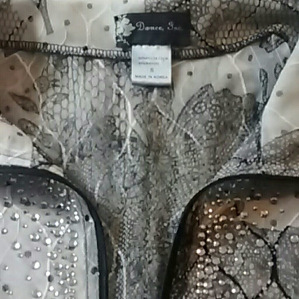 Damee, Inc. Sheer Vest - Picture 4 of 7